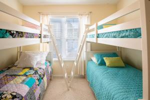 Ένα ή περισσότερα κρεβάτια σε δωμάτιο στο New Property-Short Drive to Beach and Dog Friendly- OKI