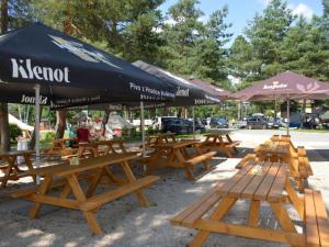 Restaurace v ubytování Holiday Home Treehouse 1 by Interhome