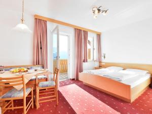 Postel nebo postele na pokoji v ubytování Apartment Residence Egger 303 by Interhome