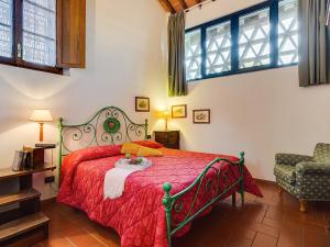 Ένα ή περισσότερα κρεβάτια σε δωμάτιο στο Holiday Home Antico Borgo S Lorenzo Ginestra by Interhome