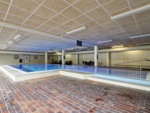 Bazén v ubytování Apartment Mijat - 50m from the sea by Interhome nebo v jeho okolí