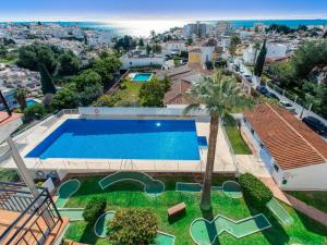 Swimmingpoolen hos eller tæt på Apartment Florida II by Interhome