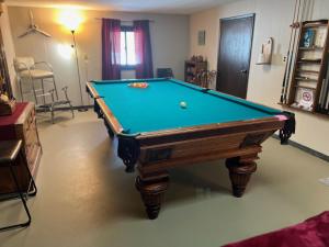 Gallery image of Delightful Patio Retreat with Pool Table in South KC in Kansas City