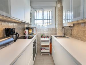 Køkken eller tekøkken på Apartment Florida II by Interhome + 11 billeder