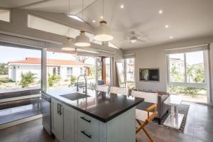 TV a/nebo společenská místnost v ubytování Villa Atlantis - Blue Venao 3BR