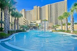 Swimmingpoolen hos eller tæt på Goin Coastal Emerald Beach Unit 729