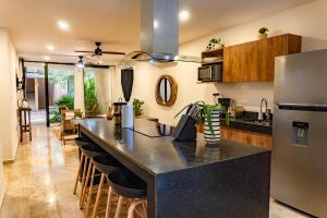 Nhà bếp/bếp nhỏ tại Premium Apartment in Tulum 2 Bedrooms Roof Top Pool - Aldea Zama