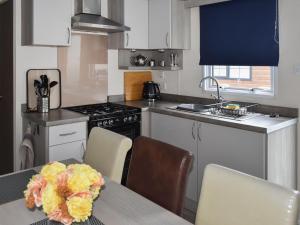 Kuchyň nebo kuchyňský kout v ubytování Seascape Lodge