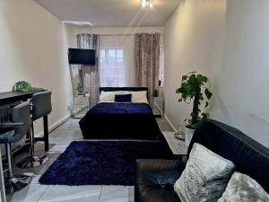 Postel nebo postele na pokoji v ubytování Seaside Escape - Sleeps 4 - Pets Ok - Free Parking