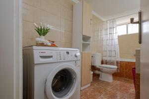 A bathroom at Vasiliki house