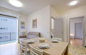 Χώρος καθιστικού στο Awesome Apartment In Rapallo With Wifi