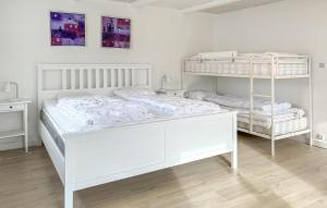 Letto o letti in una camera di Gorgeous Home In Thisted With Wifi