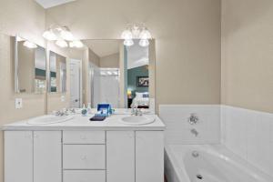 Bagno di 2007 N Fork Dr