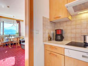 Kuchyň nebo kuchyňský kout v ubytování Apartment Residence Egger - n-202 by Interhome + 42 fotografií