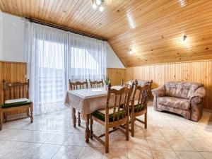 Istumisnurk majutusasutuses Apartment Maklen-1 by Interhome