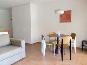 Χώρος καθιστικού στο Parc Golfet - Apartamento para 3 con WiFi, AC y Piscina