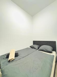 Posteľ alebo postele v izbe v ubytovaní Amazing 2BR Apartment Near Praterstern