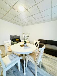 Posedenie v ubytovaní Amazing 2BR Apartment Near Praterstern