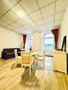 Posedenie v ubytovaní Amazing 2BR Apartment Near Praterstern