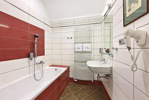 O baie la Hotel Edward Kelly