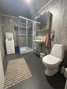 Ένα μπάνιο στο House at Elvevoll