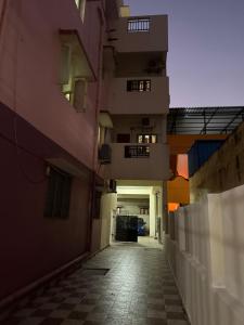 Tòa nhà nơi căn hộ tọa lạc