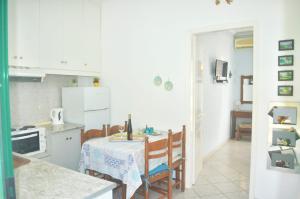 Kuchyň nebo kuchyňský kout v ubytování Holiday Beach house Ritsa am Agios Gordios, Corfu