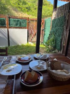 Comida no hostel ou em algum lugar perto