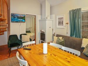 Posezení v ubytování Holiday Home Aquahovi b6 by Interhome