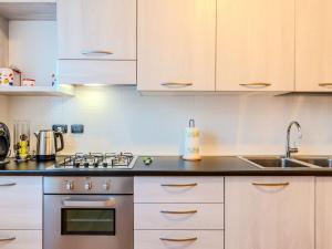 Η κουζίνα ή μικρή κουζίνα στο Apartment Teto by Interhome