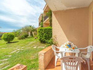 Taman di luar Apartment Residenza Mediterranea-1 by Interhome