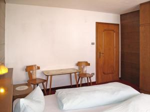 Ένα ή περισσότερα κρεβάτια σε δωμάτιο στο Holiday Home Haupthaus Schönblick - SVH123 by Interhome +84 φωτογραφίες