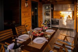 Η κουζίνα ή μικρή κουζίνα στο Milton River House +34 φωτογραφίες