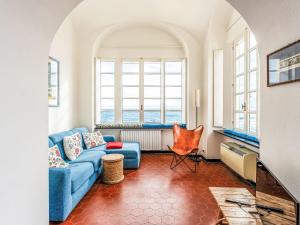 Ruang duduk di Apartment Casa Sole Mare by Interhome