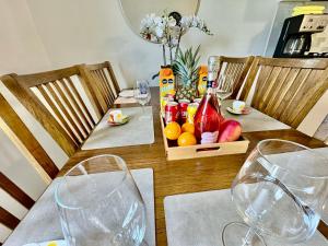 Ποτά στο Fantastic Private Tropical Villa in Palm Beach with Breakfast