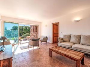 Posedenie v ubytovaní Villa Villa Capicciola by Interhome