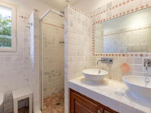 Kúpeľňa v ubytovaní Villa Villa Capicciola by Interhome