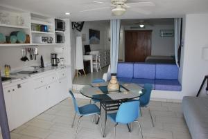 Kuchyň nebo kuchyňský kout v ubytování Puerto Vallarta Condo Frente al mar