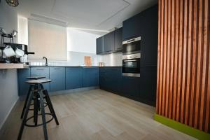 Η κουζίνα ή μικρή κουζίνα στο Cliff Edge Apartment in Xaghra