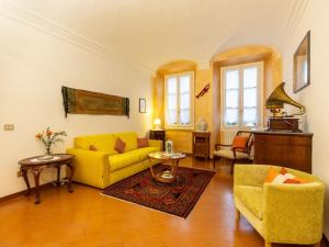 Χώρος καθιστικού στο Apartment Antica Casa Balsari by Interhome