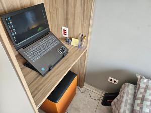 Телевизор и/или развлекательный центр в Stúdio Aconchegante na Vila Tupi PG