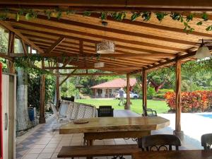Aed väljaspool majutusasutust Finca Los Arrayanes