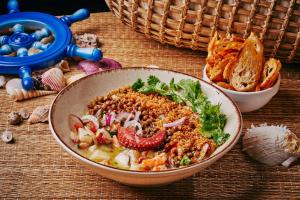 Comida in lodge ou em algum lugar perto