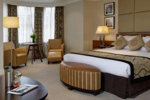 Voodi või voodid majutusasutuse Best Western Plus Moat House Reading toas