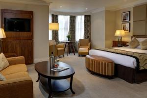 Voodi või voodid majutusasutuse Best Western Plus Moat House Reading toas