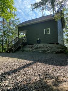 Tòa nhà nơi nhà nghỉ dưỡng tọa lạc