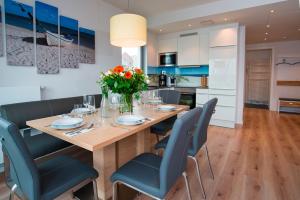 Η κουζίνα ή μικρή κουζίνα στο Ostsee - Maisonette - Appartement Nr 53 "Schöne Aussicht" im Strand Resort