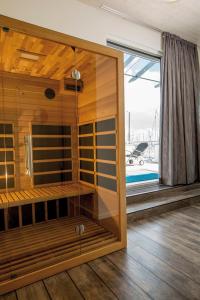 Bazén v ubytování KYST 5410 Floating Home 2 nebo v jeho okolí