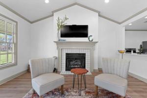 TV a/nebo společenská místnost v ubytování Jarrett Farm Resort - Suite 3