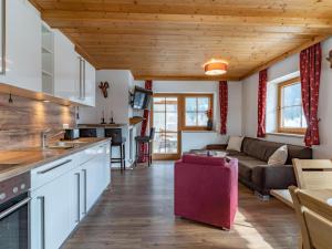 Kuchyňa alebo kuchynka v ubytovaní Alpensteinbock Saalbach